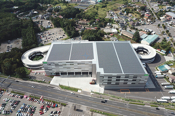 千葉県野田市にある物流センターの屋上に設置した太陽光発電パネル