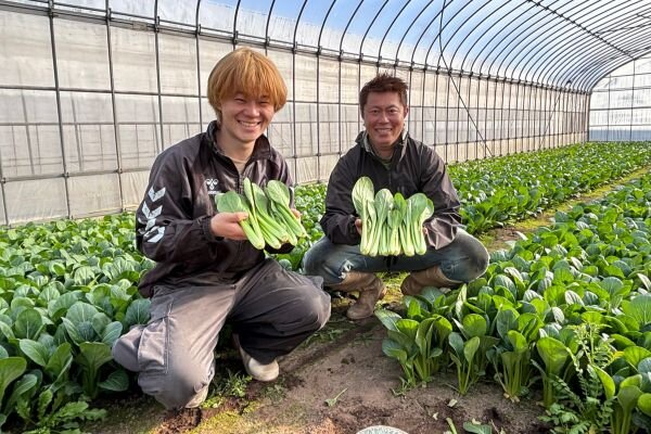 息子の晶斗さん（左）と父の友和さん（右）