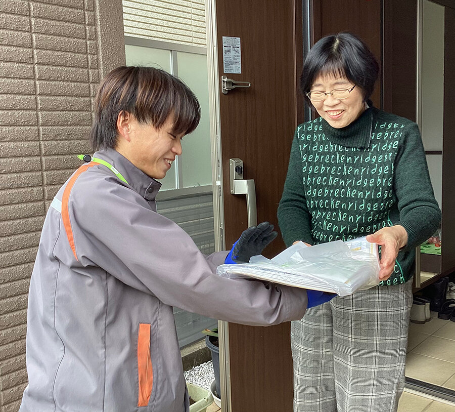 お知らせする様子