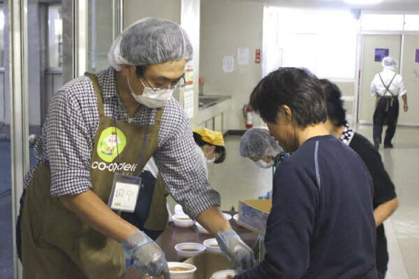 旧騎西高校（埼玉県）での炊き出し支援