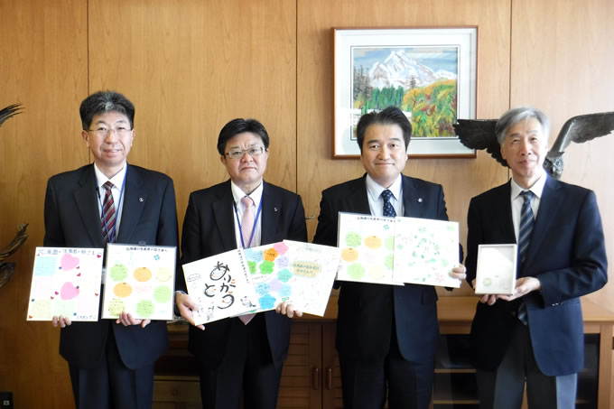 被災された産直産地へ支援金を贈呈した様子