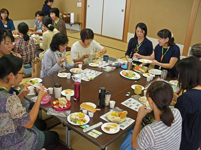 試食会の様子の写真