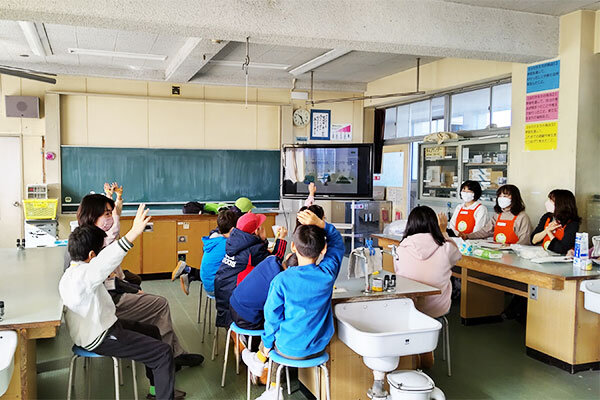 さいたま市立与野南小学校にて出前講座「リサイクルを学ぼう」の講座を実施しました