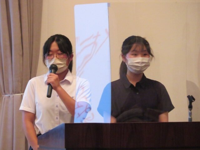 新潟県高校生平和大使による活動報告の様子