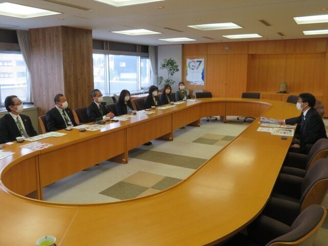 新潟市 中原八一 市長へ表敬訪問しました