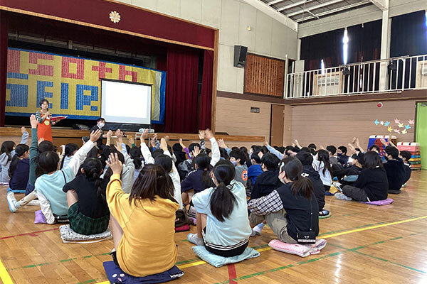 昭島市立成隣小学校へ出前授業を実施しました！