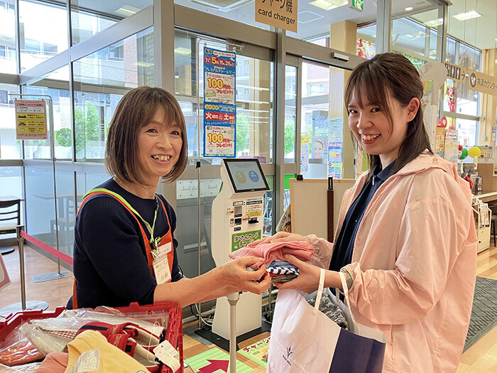 1日限定子ども服ドライブの様子
