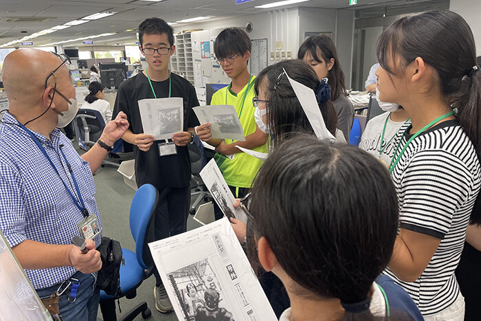 アドバイスを受ける参加者