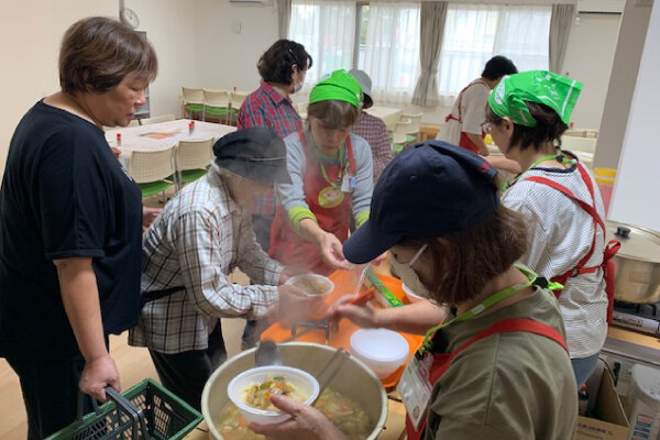 「にっこにこ食堂」をオープン