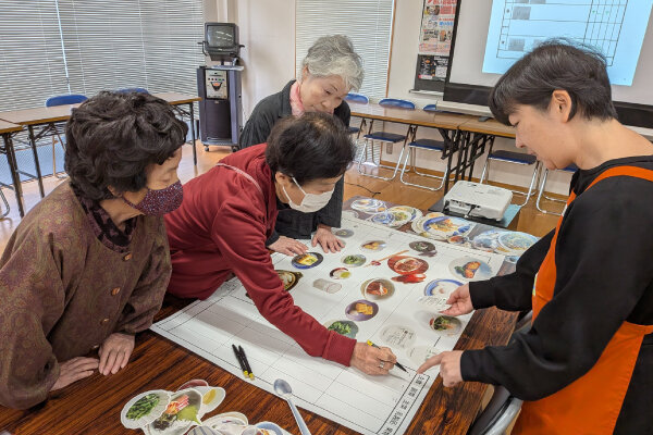 献立づくりのワークの様子