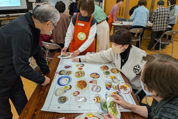 献立づくりのワークの様子