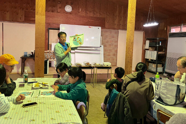 さつまいもの生産者による授業の様子