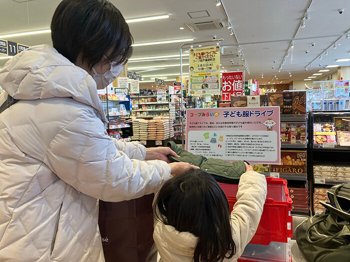 1日限定子ども服ドライブの様子