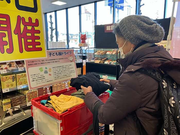 1日限定子ども服ドライブの様子