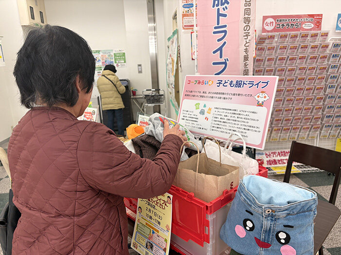 1日限定子ども服ドライブの様子