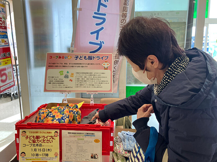 1日限定子ども服ドライブの様子