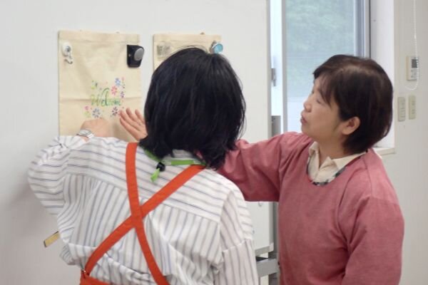 色のぼかし方を質問する参加者
