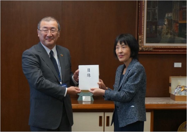 北海道胆振東部地震緊急支援募金を贈呈しました