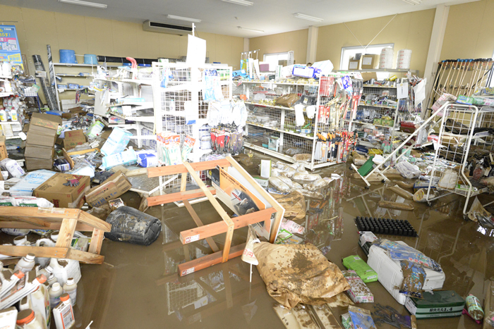 JAあしきたの店内も浸水し、建物施設・商品に大きな被害を受けました